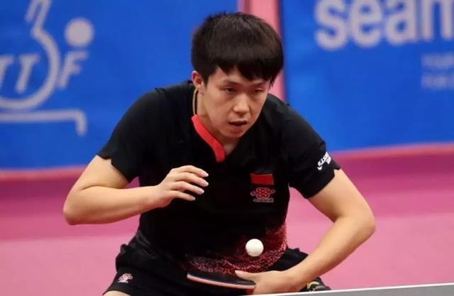 大幅的滑落 大幅的滑落