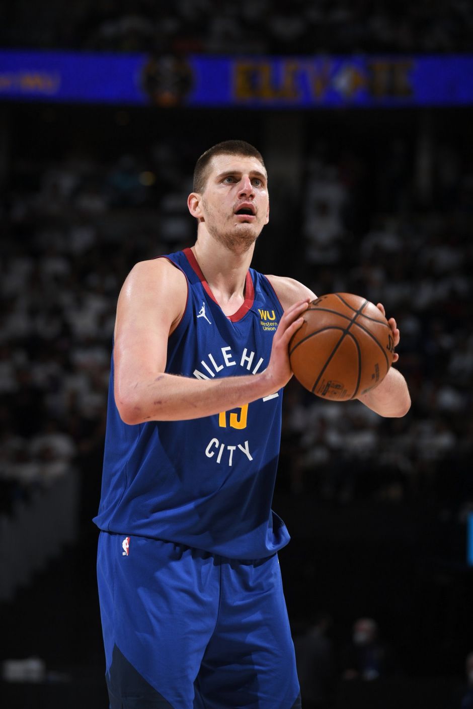 他的存在不 他的存在不