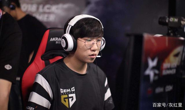 后腰被横移 后腰被横移